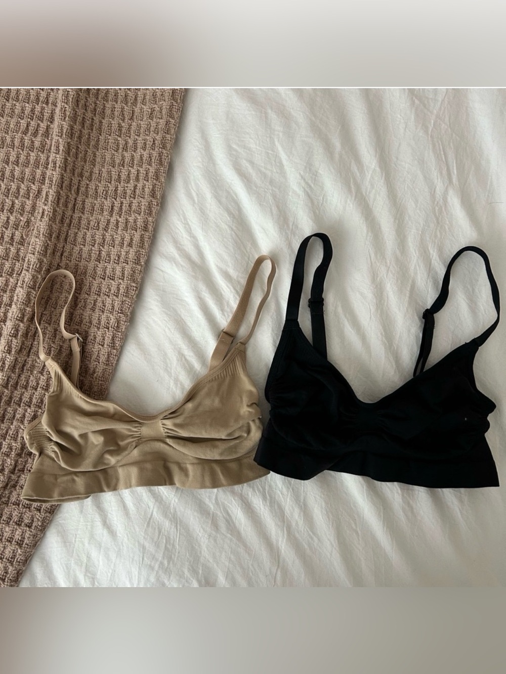 SKIMS SEAMLESS SCULPT 2 Black and Tan
Women's Bralette Set Small